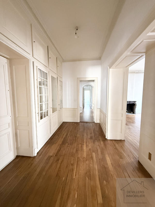 Appartement - 148 m² - 6 pièces