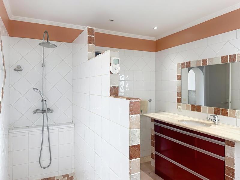 Villa - 200 m² - 6 pièces