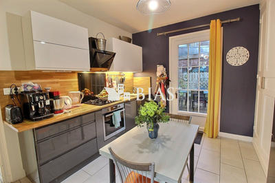 Maison - 147 m² - 8 pièces