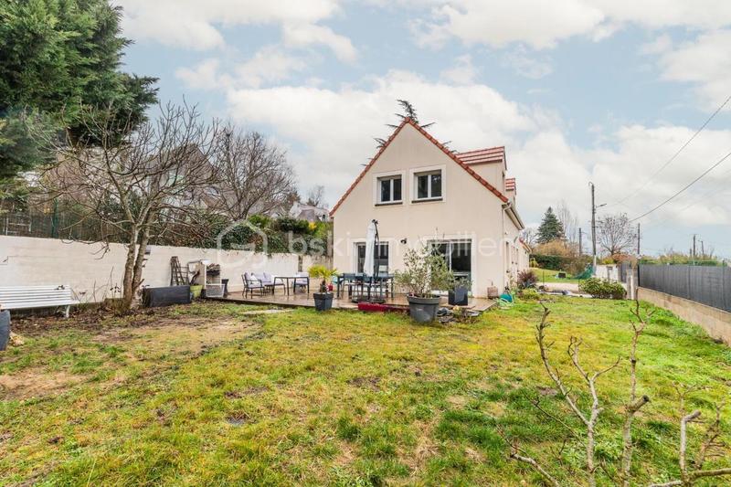 Maison - 94 m² - 5 pièces