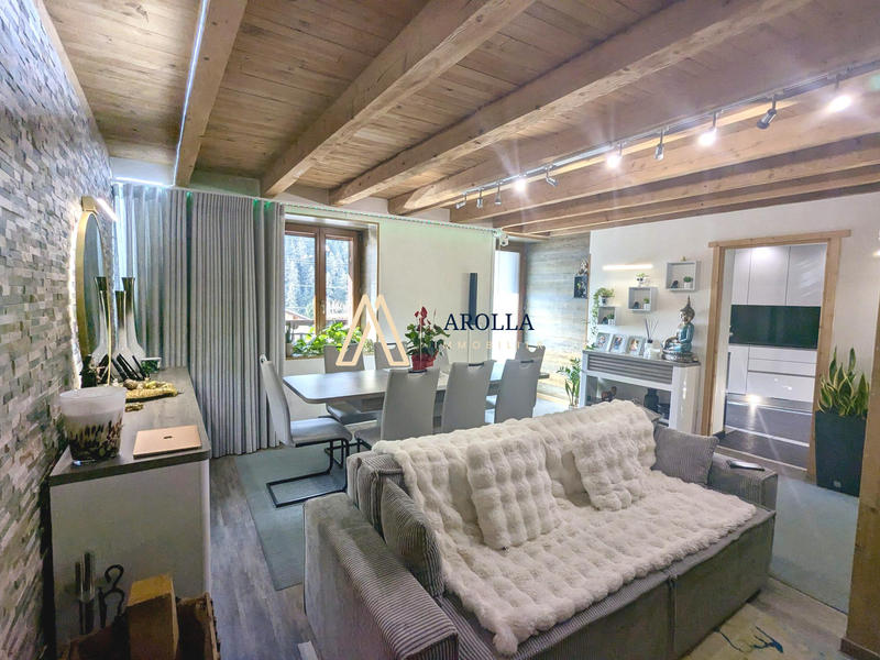 Appartement - 85 m² - 4 pièces