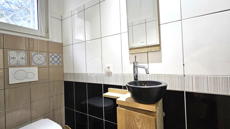 Maison - 180 m² - 6 pièces