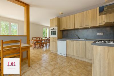 Maison - 92 m² - 5 pièces