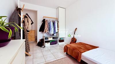 Maison - 83 m² - 5 pièces