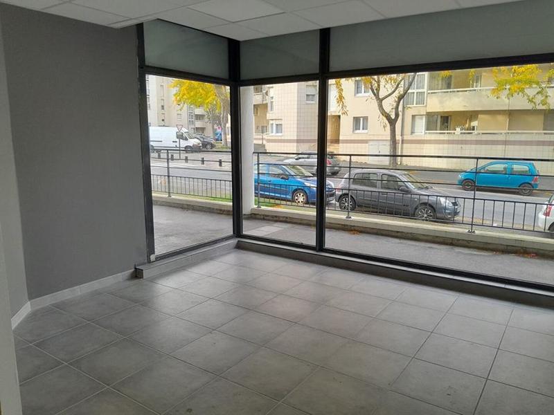 Bureau - 150 m² - 6 pièces