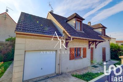 Maison - 121 m² - 10 pièces