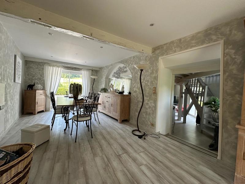 Maison - 307 m² - 8 pièces