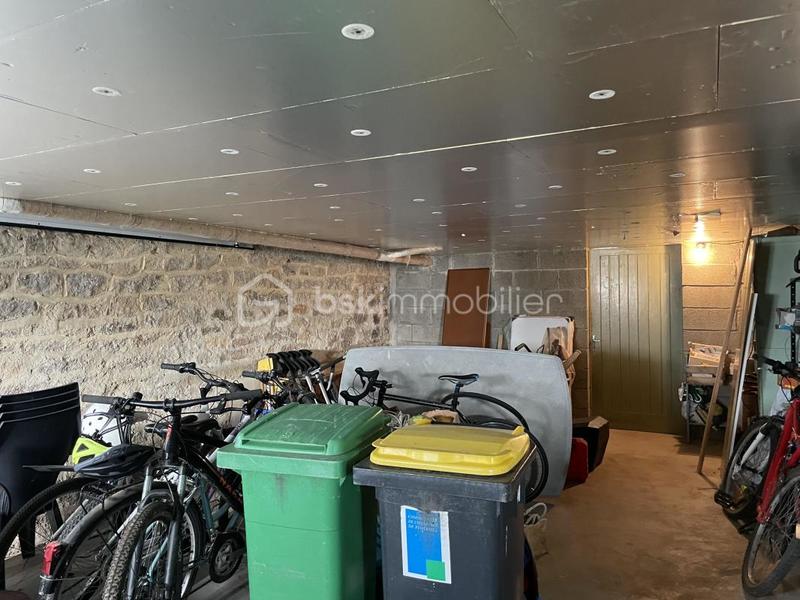 Maison de ville - 1 187 m² - 7 pièces