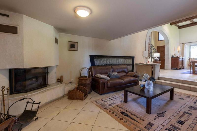 Propriété - 413 m² - 10 pièces