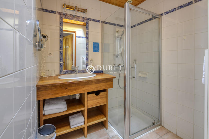 Maison - 872 m² - 23 pièces