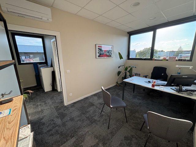 Bureau - 194 m² - 7 pièces