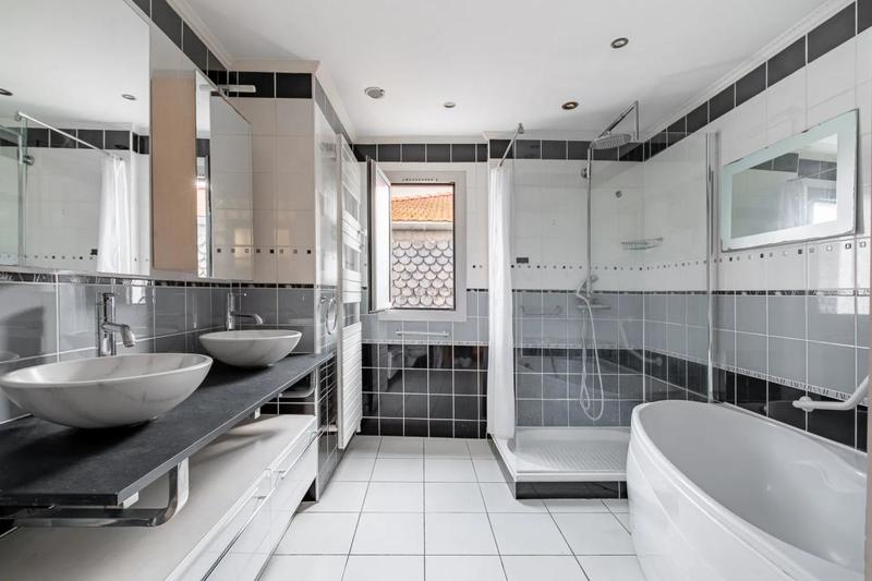 Appartement - 134 m² - 5 pièces