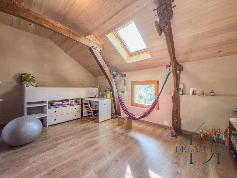 Maison - 217 m² - 6 pièces