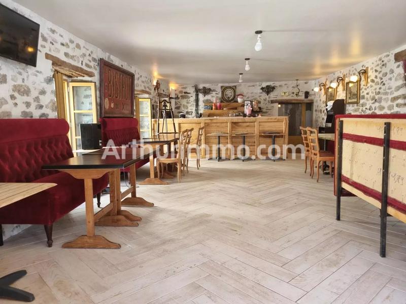 Magasins - 85 m² - 4 pièces