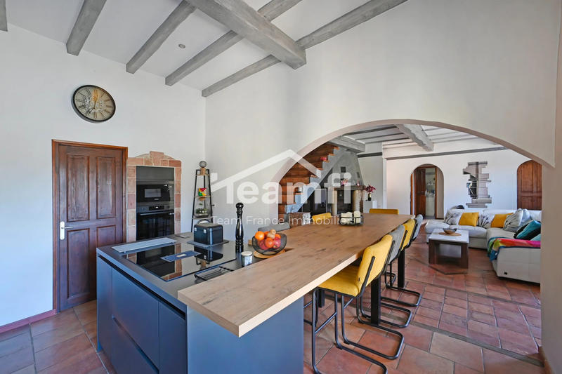 Maison traditionnelle - 135 m² - 7 pièces