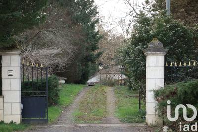 Maison - 220 m² - 6 pièces