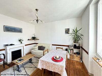 Maison - 104 m² - 6 pièces