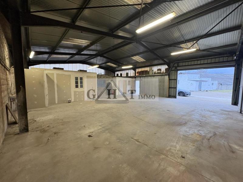 Entrepôt - 284 m²