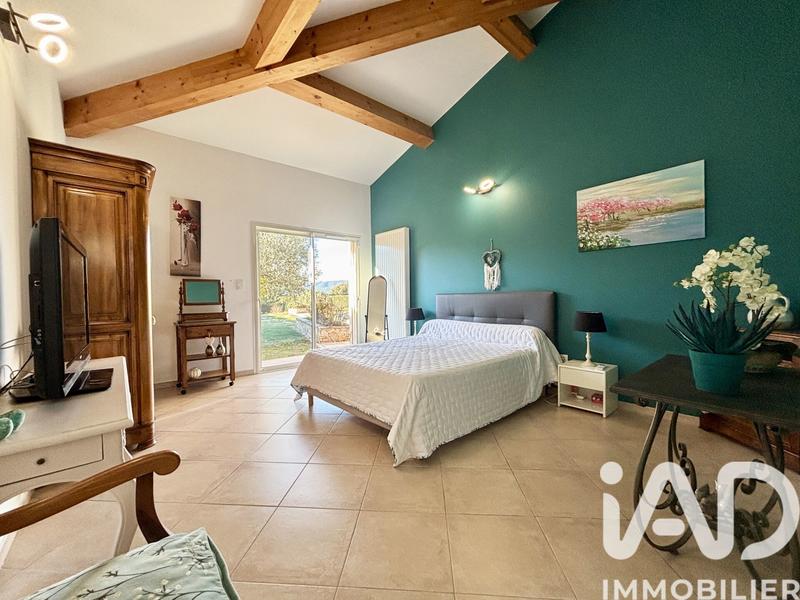 Maison - 260 m² - 7 pièces