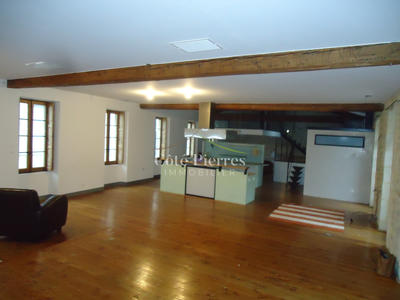 Appartement - 200 m² - 3 pièces