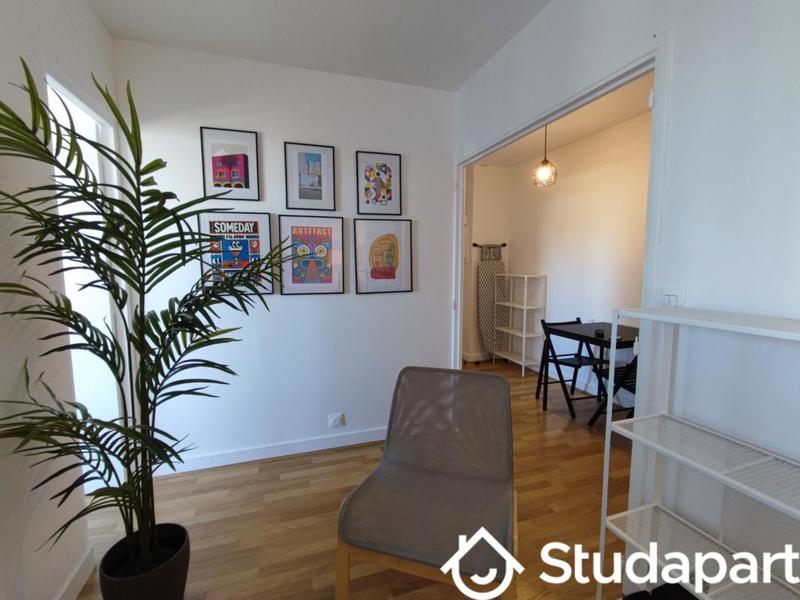 Chambre - 9 m² - 1 pièce