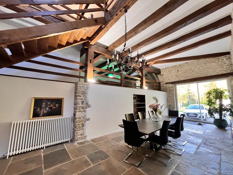 Maison - 430 m² - 10 pièces