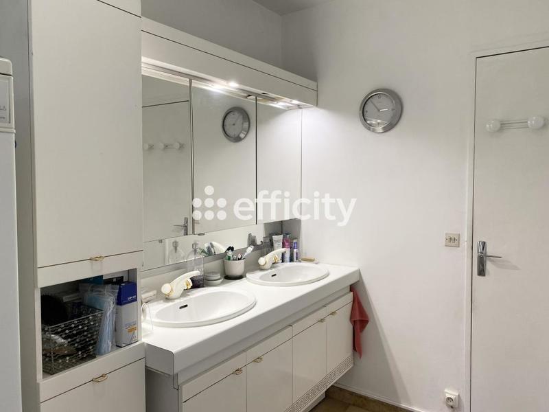 Pavillon - 179 m² - 7 pièces