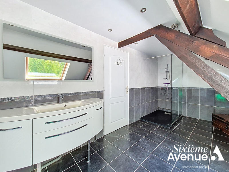 Maison - 265 m² - 6 pièces