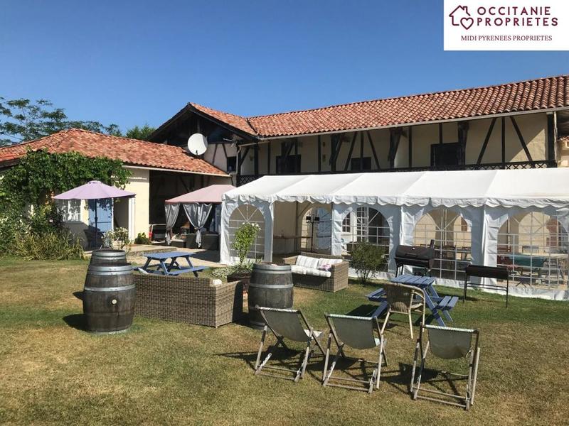 Propriété - 460 m² - 22 pièces