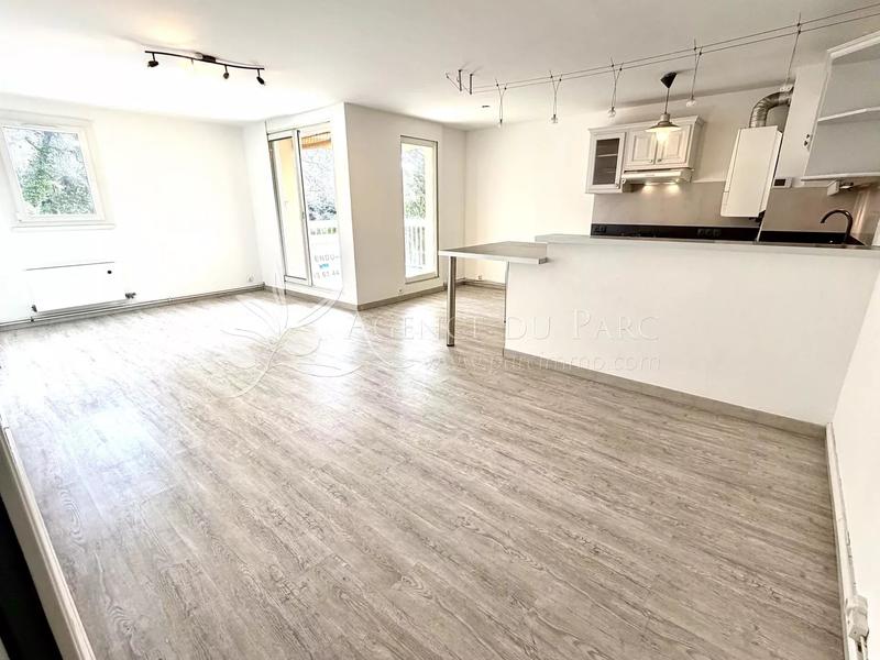 Appartement - 82 m² - 4 pièces