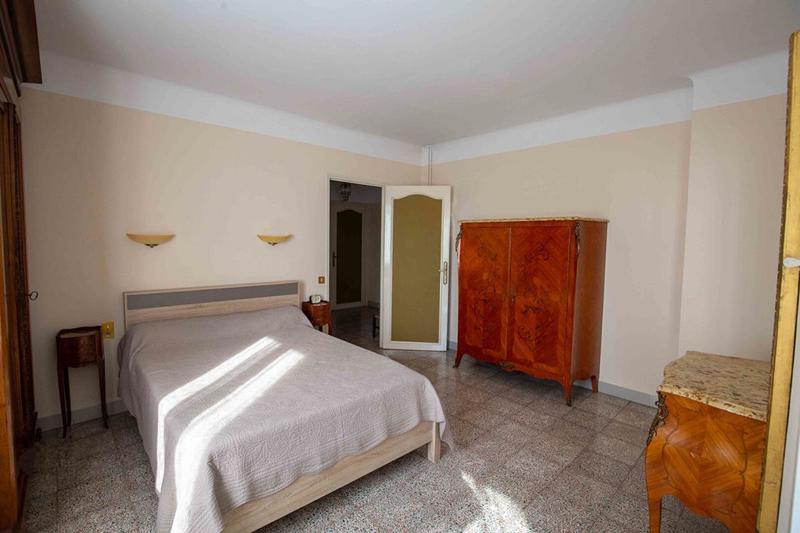 Maison - 280 m² - 9 pièces