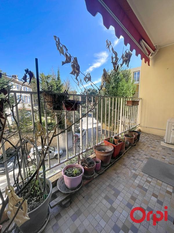 Appartement - 6 m² - 3 pièces