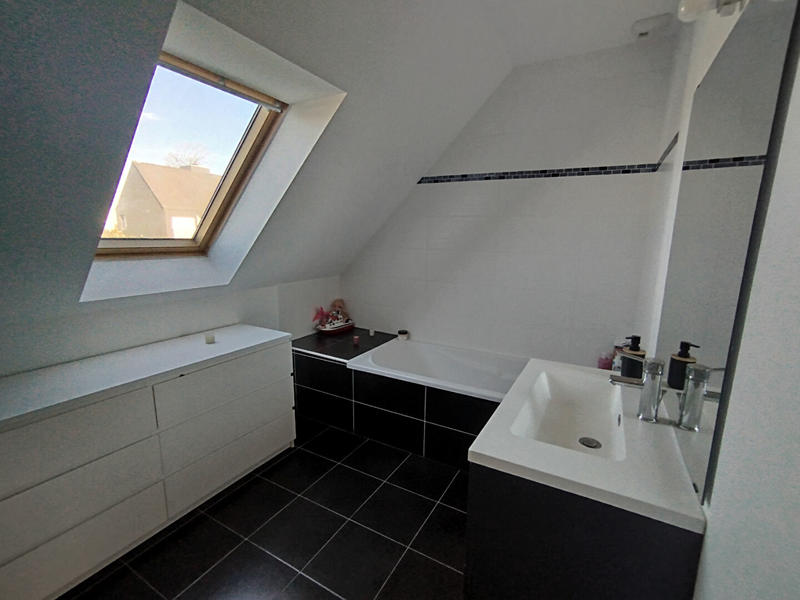 Maison - 111 m² - 7 pièces