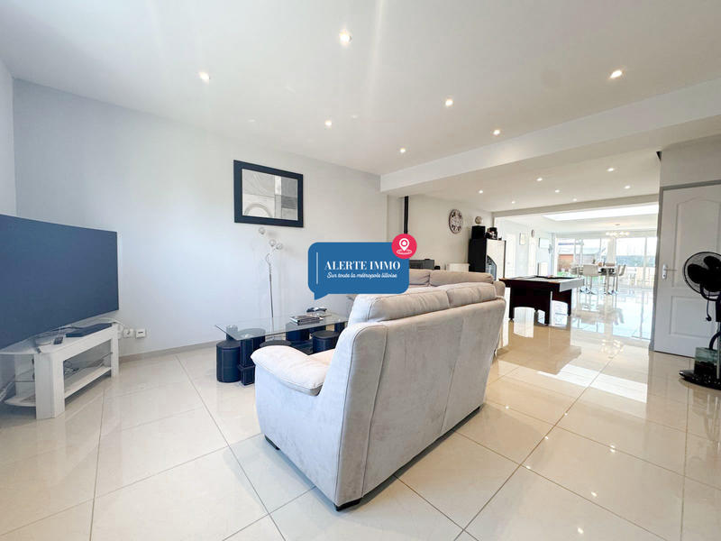 Maison - 141 m² - 5 pièces