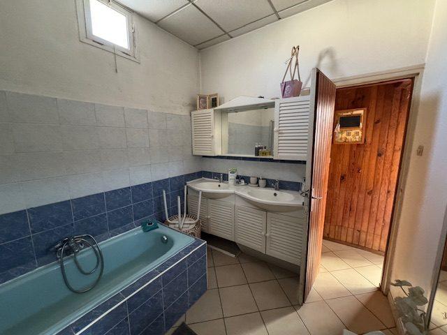 Maison - 158 m² - 7 pièces