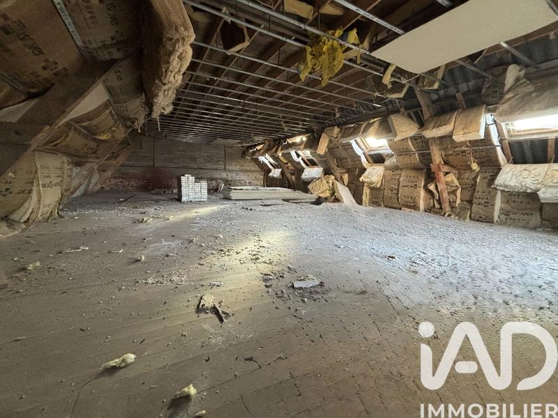 Maison - 270 m² - 2 pièces