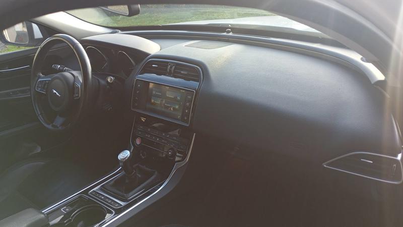 Jaguar Xe 2.0 d 180 Business