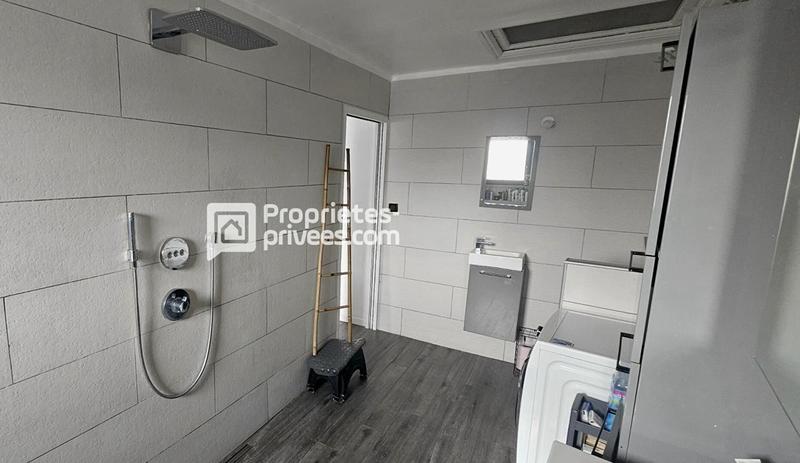 Maison - 190 m² - 8 pièces