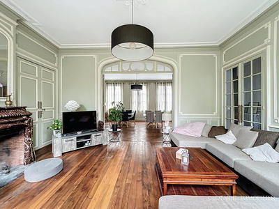 Maison - 600 m² - 12 pièces