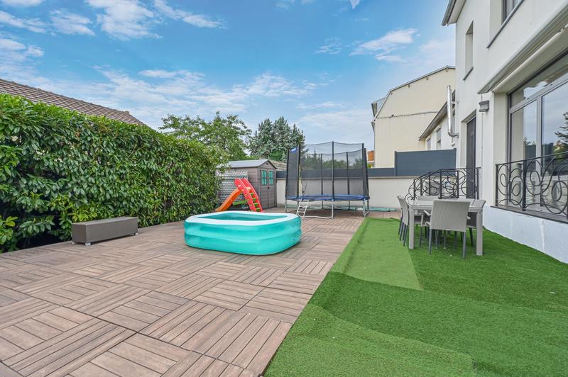 Maison contemporaine - 276 m² - 7 pièces