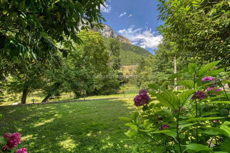 Maison - 500 m² - 10 pièces