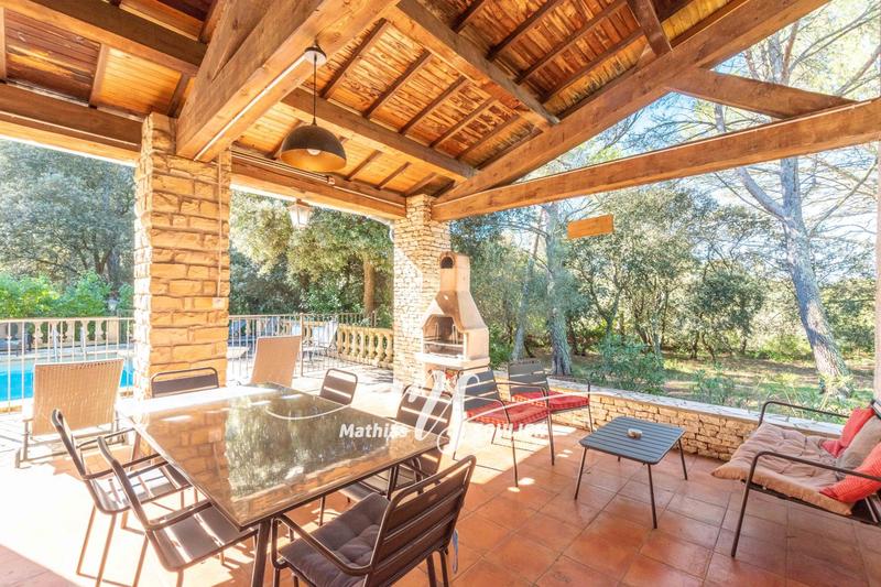 Maison - 300 m² - 15 pièces