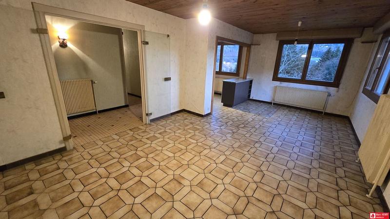 Maison traditionnelle - 90 m² - 6 pièces