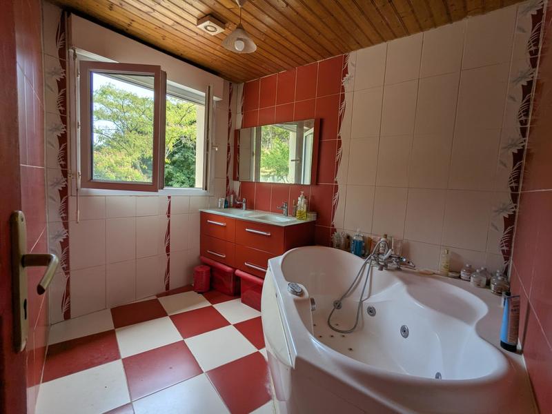 Maison - 170 m² - 8 pièces