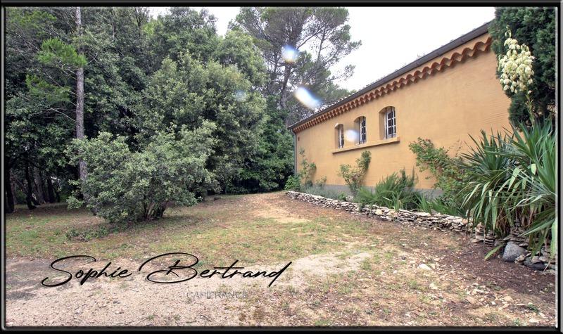 Maison - 236 m² - 9 pièces