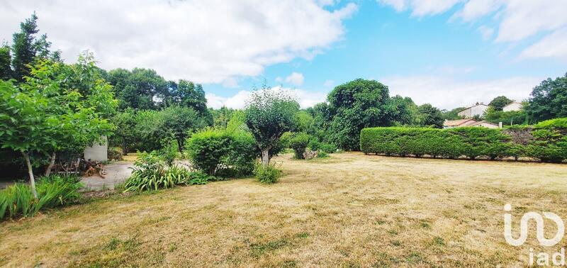 Maison - 225 m² - 9 pièces