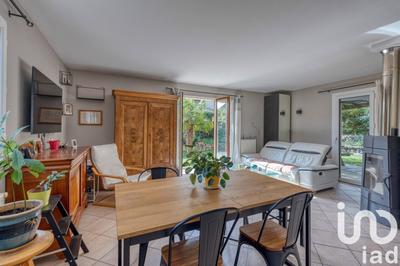 Maison - 99 m² - 5 pièces