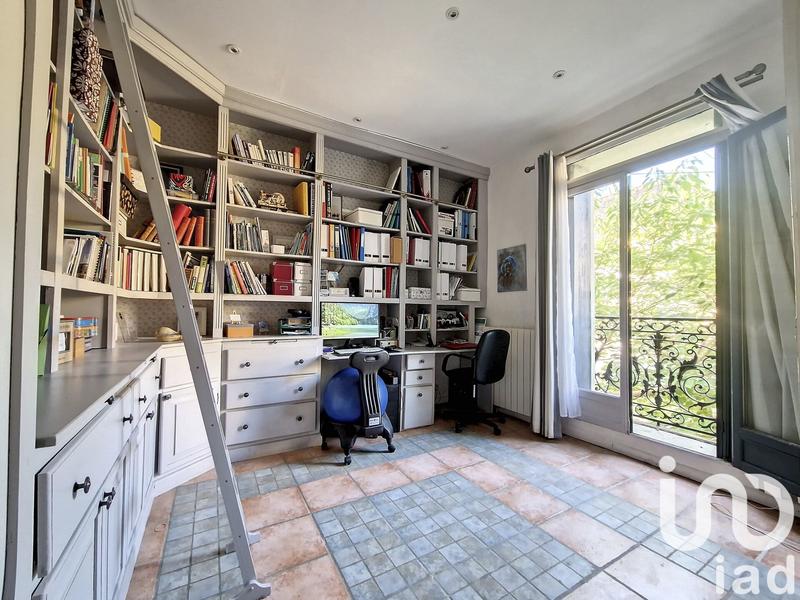 Maison - 215 m² - 8 pièces