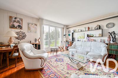 Appartement - 121 m² - 6 pièces