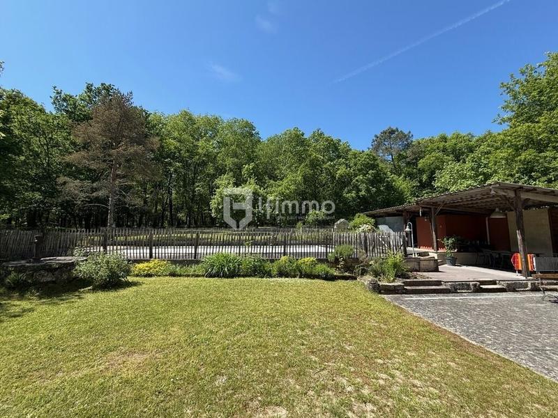 Propriété - 281 m² - 12 pièces